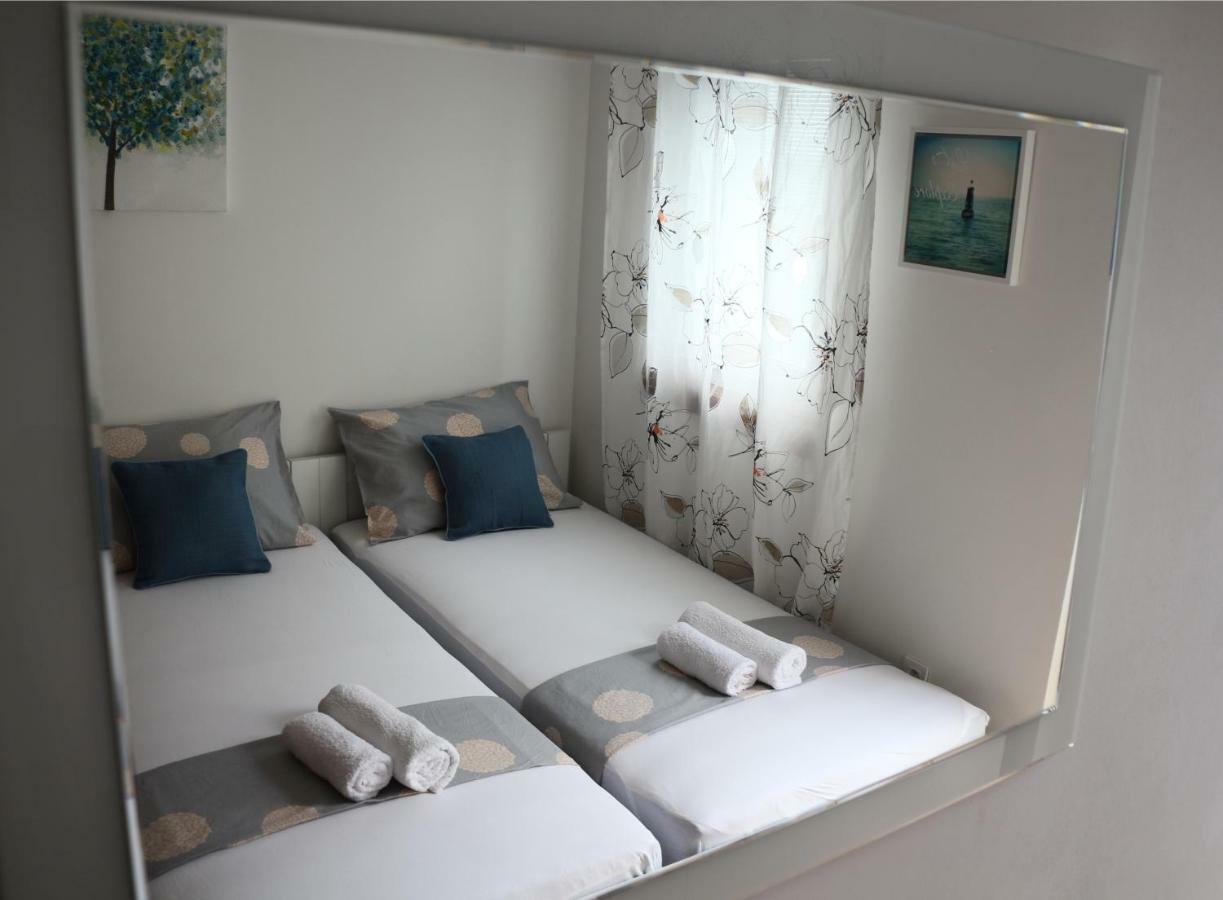 Apartment Mlacic Hvar Island ภายนอก รูปภาพ