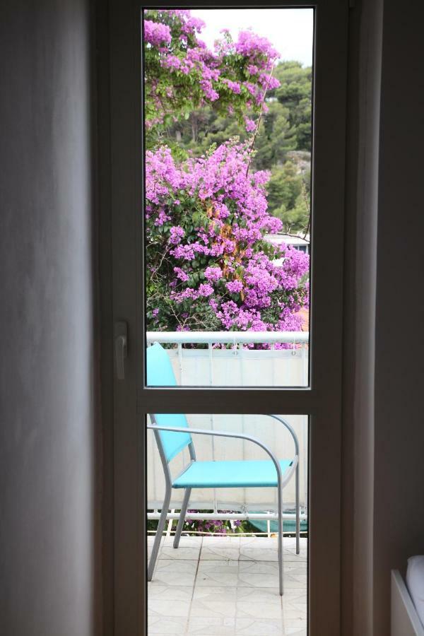 Apartment Mlacic Hvar Island ภายนอก รูปภาพ