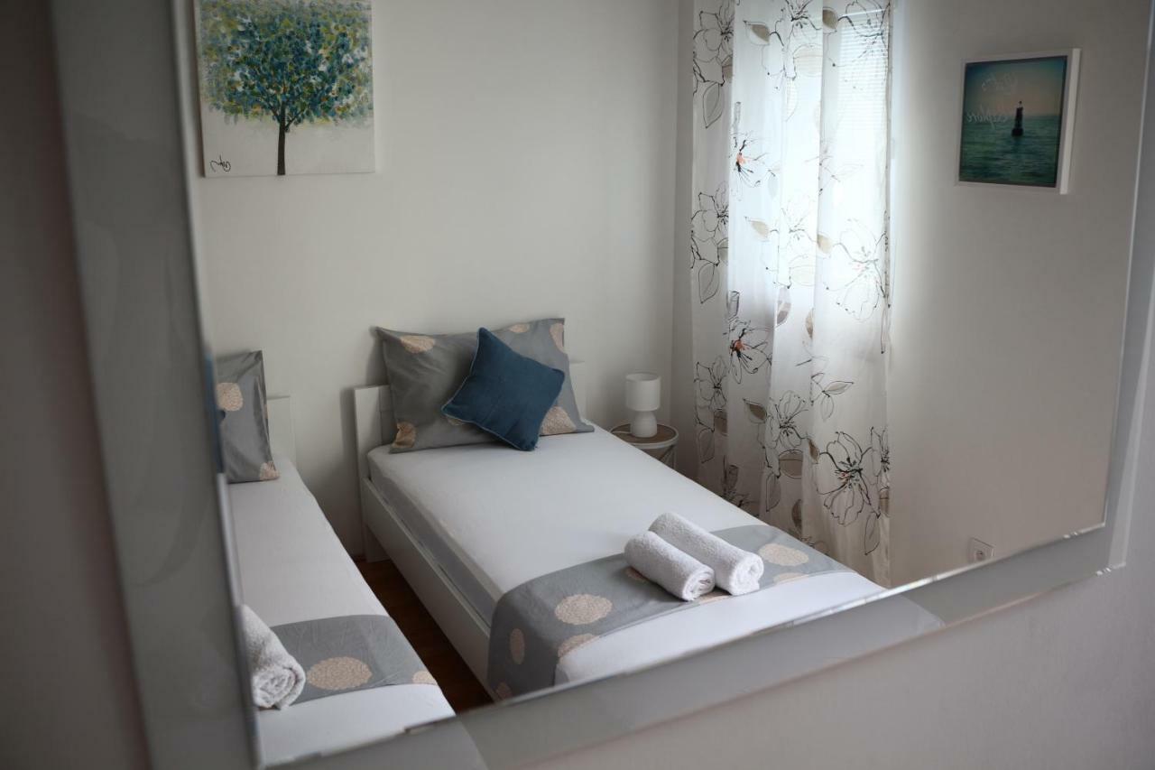 Apartment Mlacic Hvar Island ภายนอก รูปภาพ